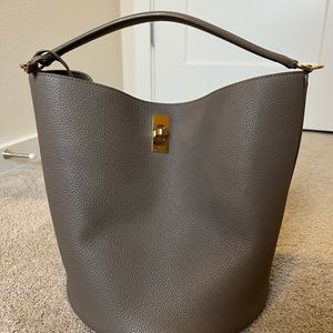 Celine Pebble Bucket16